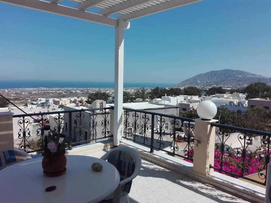 Pan Family House Apartment Fira (Santorini)